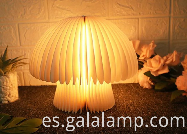 Lámpara de mesa de madera de bambú LED colorida con diseño de champiñones